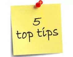 5 top tips to create the perfect email signature 6 A sticky note with a pin through the top, with the words "5 top tips" written on.